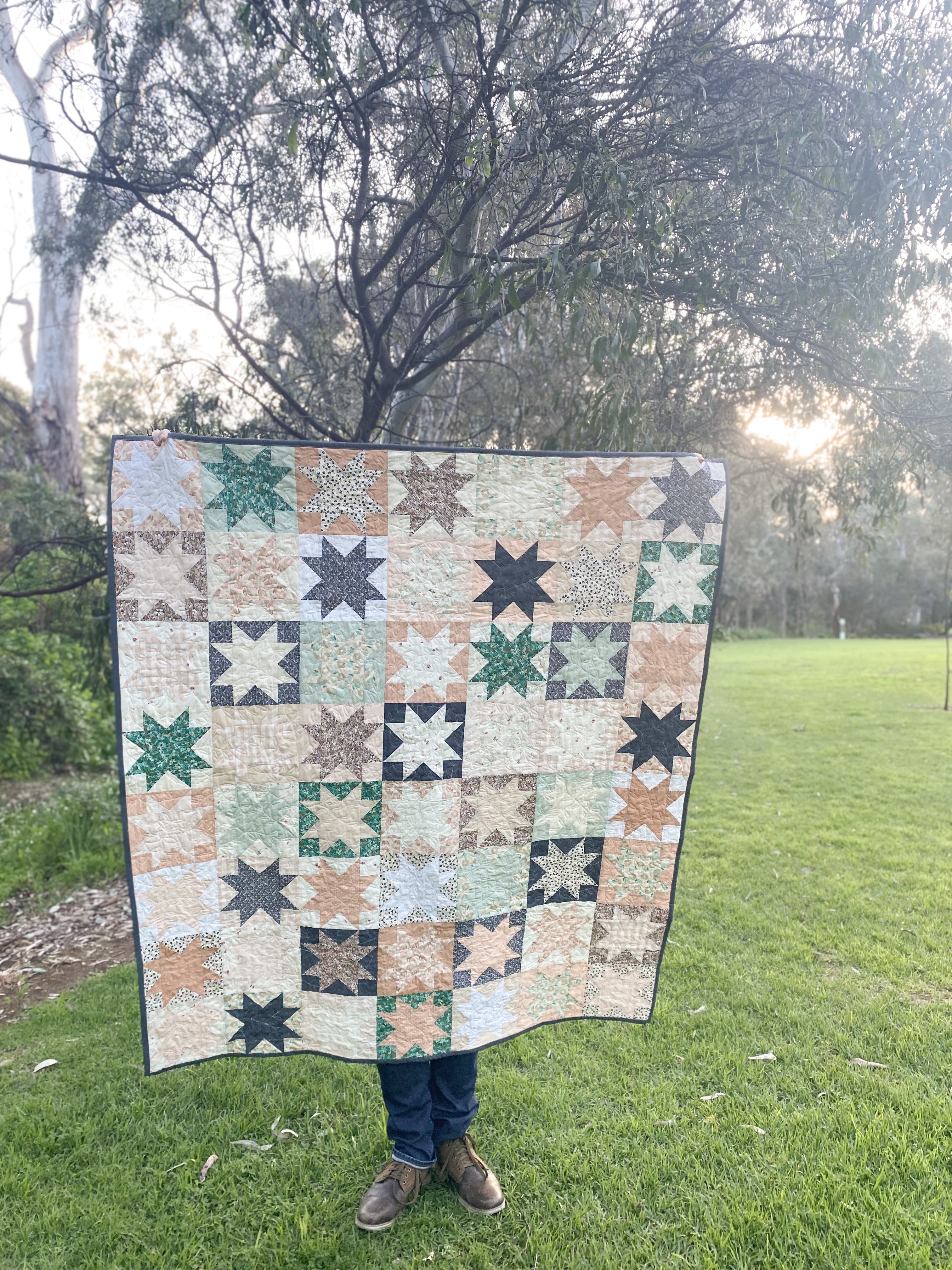 Duval/Reverse Sawtooth Star Quilt Kit - Suzy Quilts