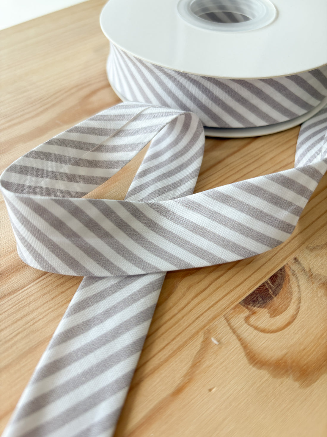 Bias Binding - 1/8 Stripe Silver Gum - 1" (25mm)