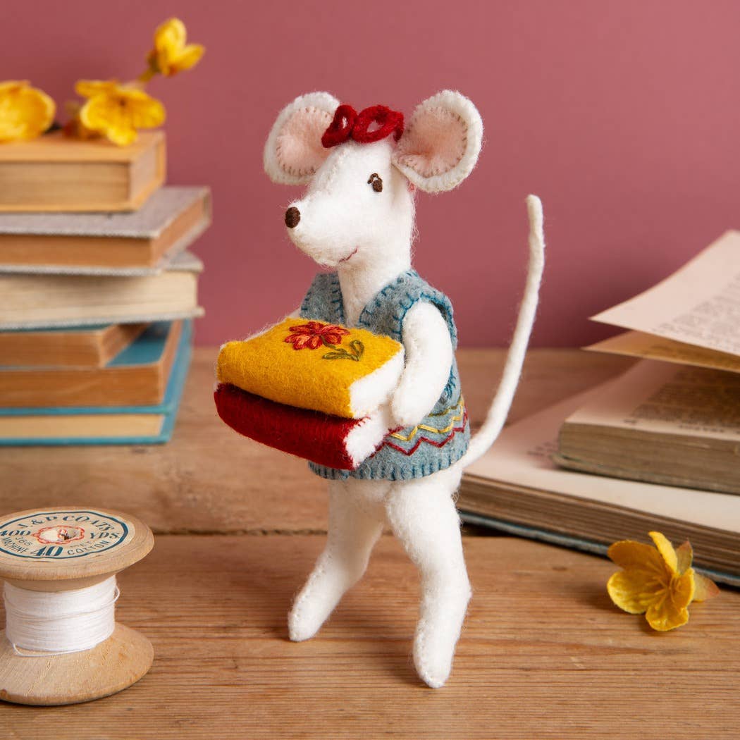 Little Mouse The Librarian Felt Kit - Corinne Lapierre