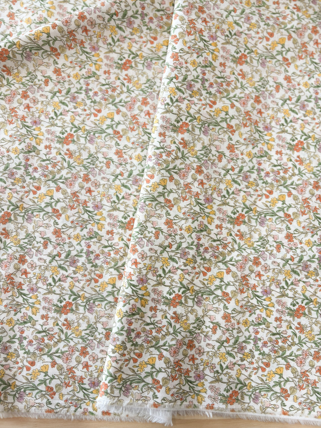 Floral 7025-610-4B Lawn by Hokkoh