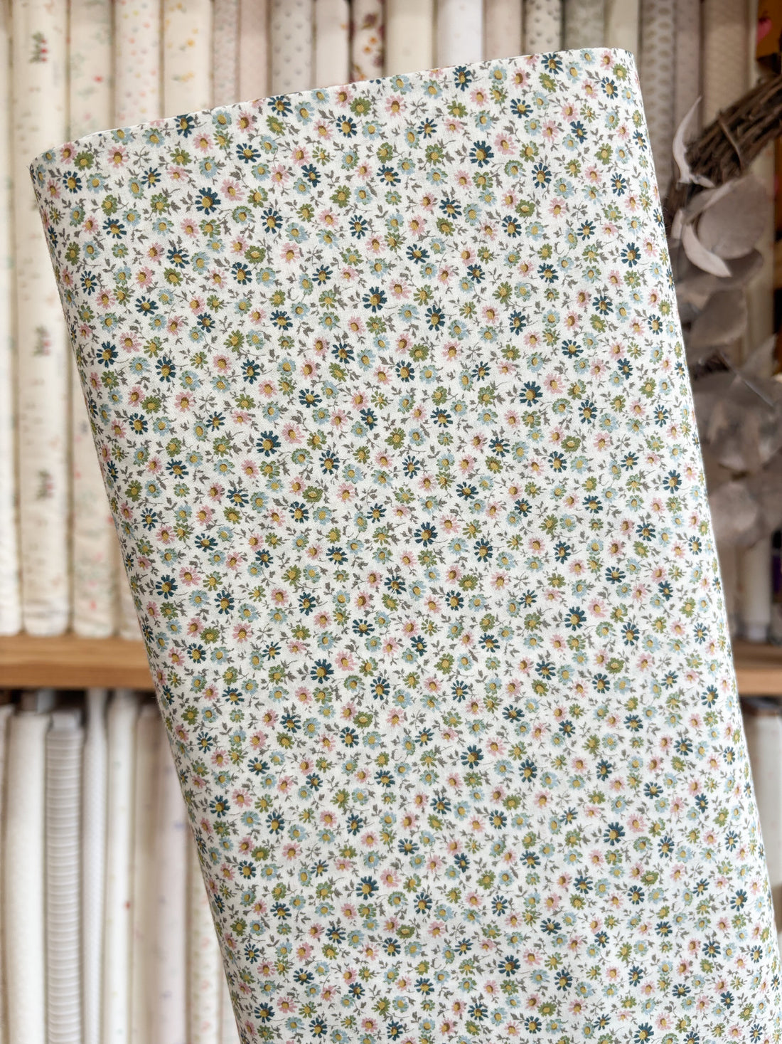 60s Floral Day 7026-1610-6A by Hokkoh