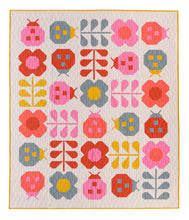 Load image into Gallery viewer, Hello Spring Quilt Paper Pattern - Pen &amp; Paper Patterns
