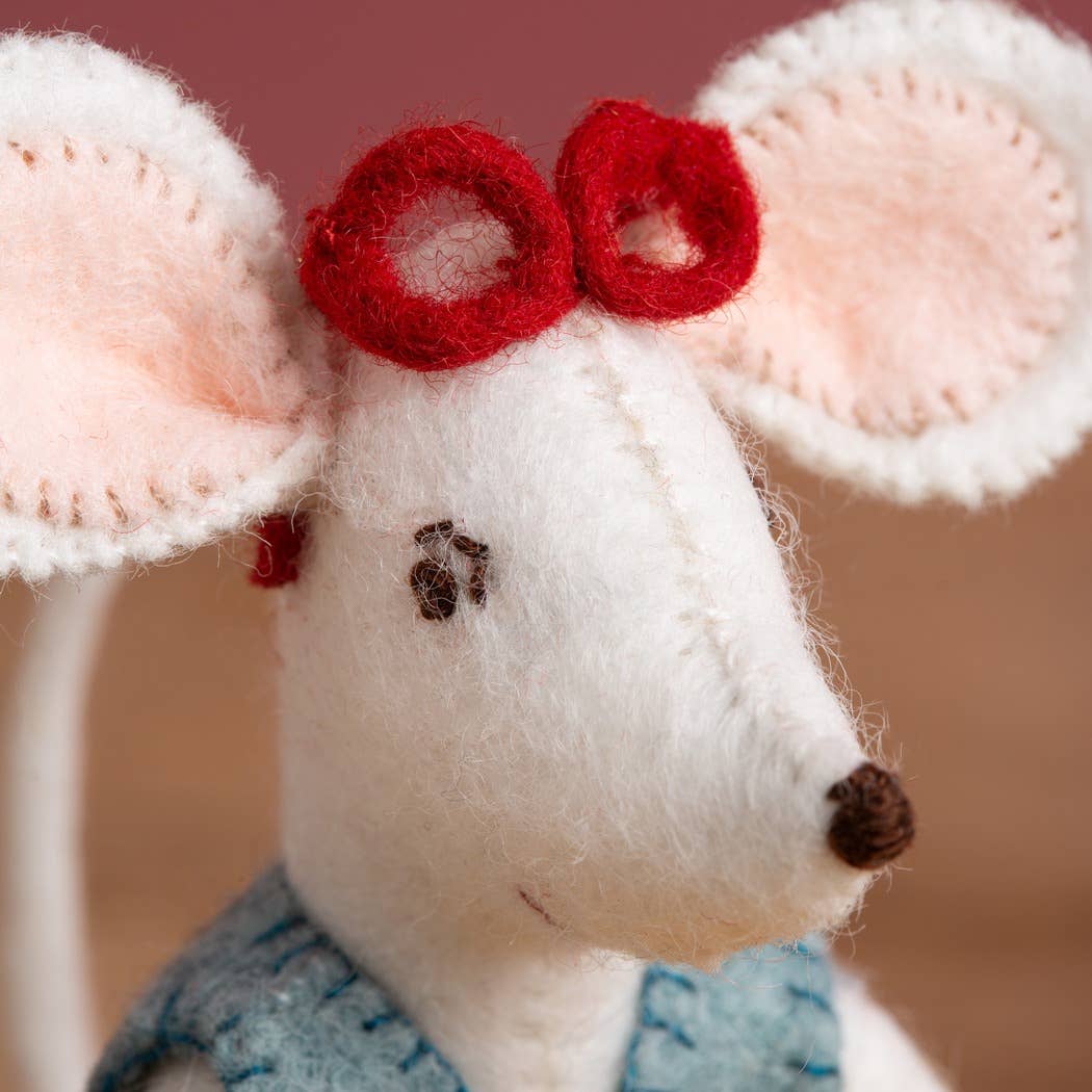 Little Mouse The Librarian Felt Kit - Corinne Lapierre