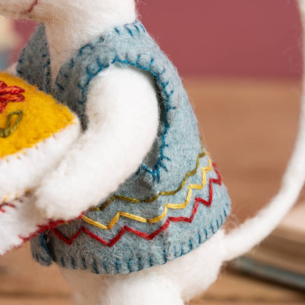 Little Mouse The Librarian Felt Kit - Corinne Lapierre