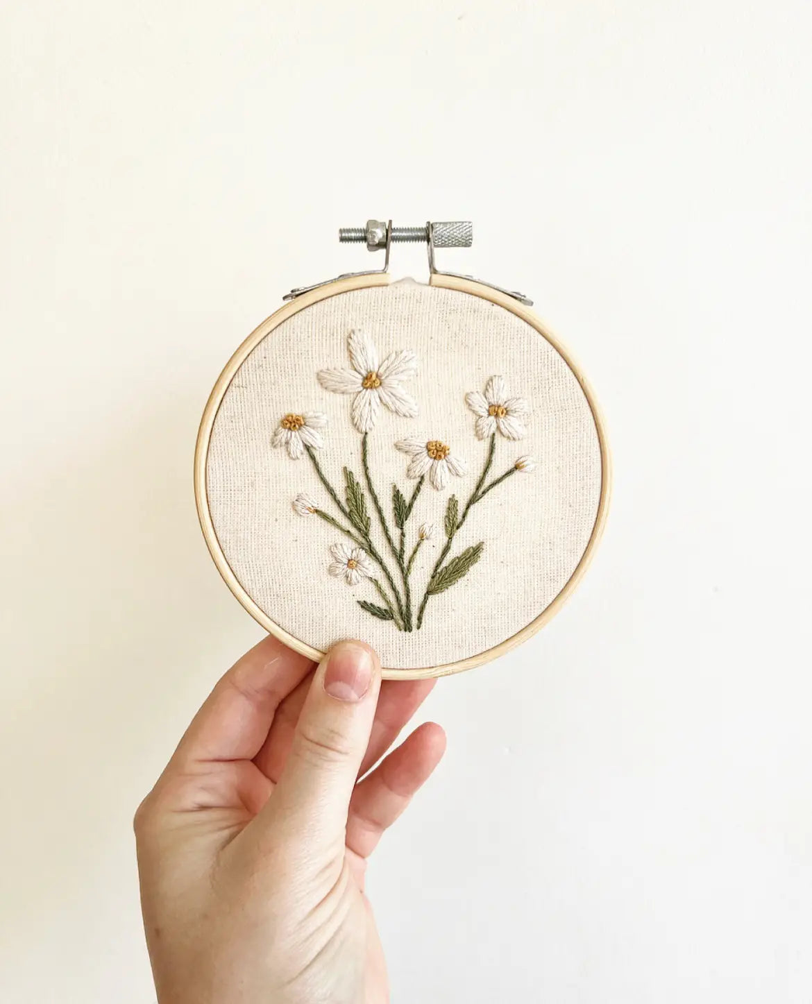 Wild Daisy Embroidery Kit - Mindful Mantra Embroidery